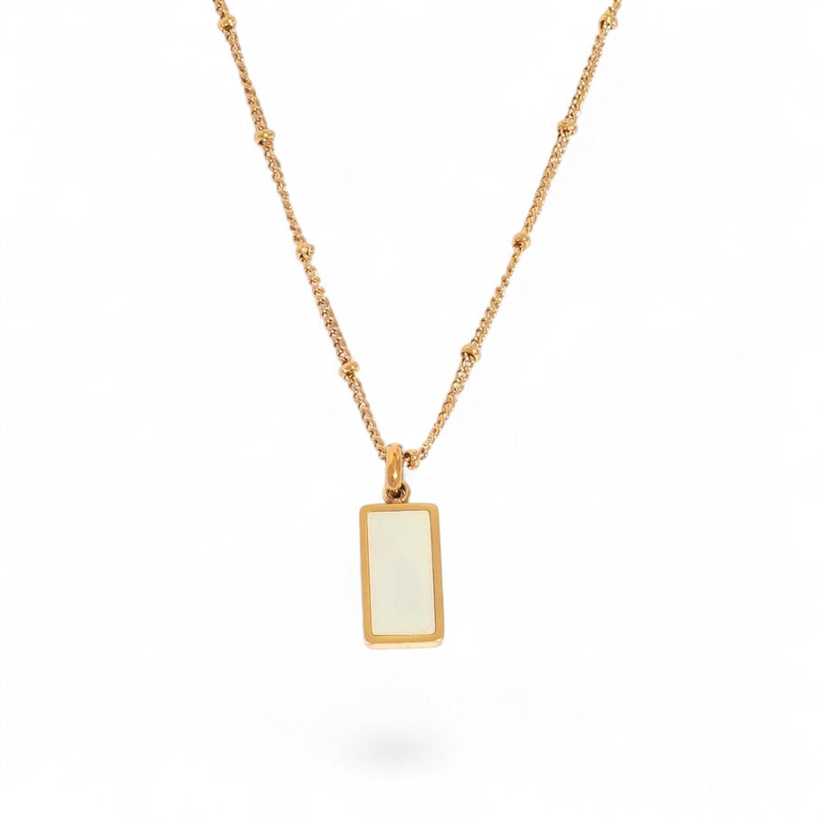 Collier Scarlett